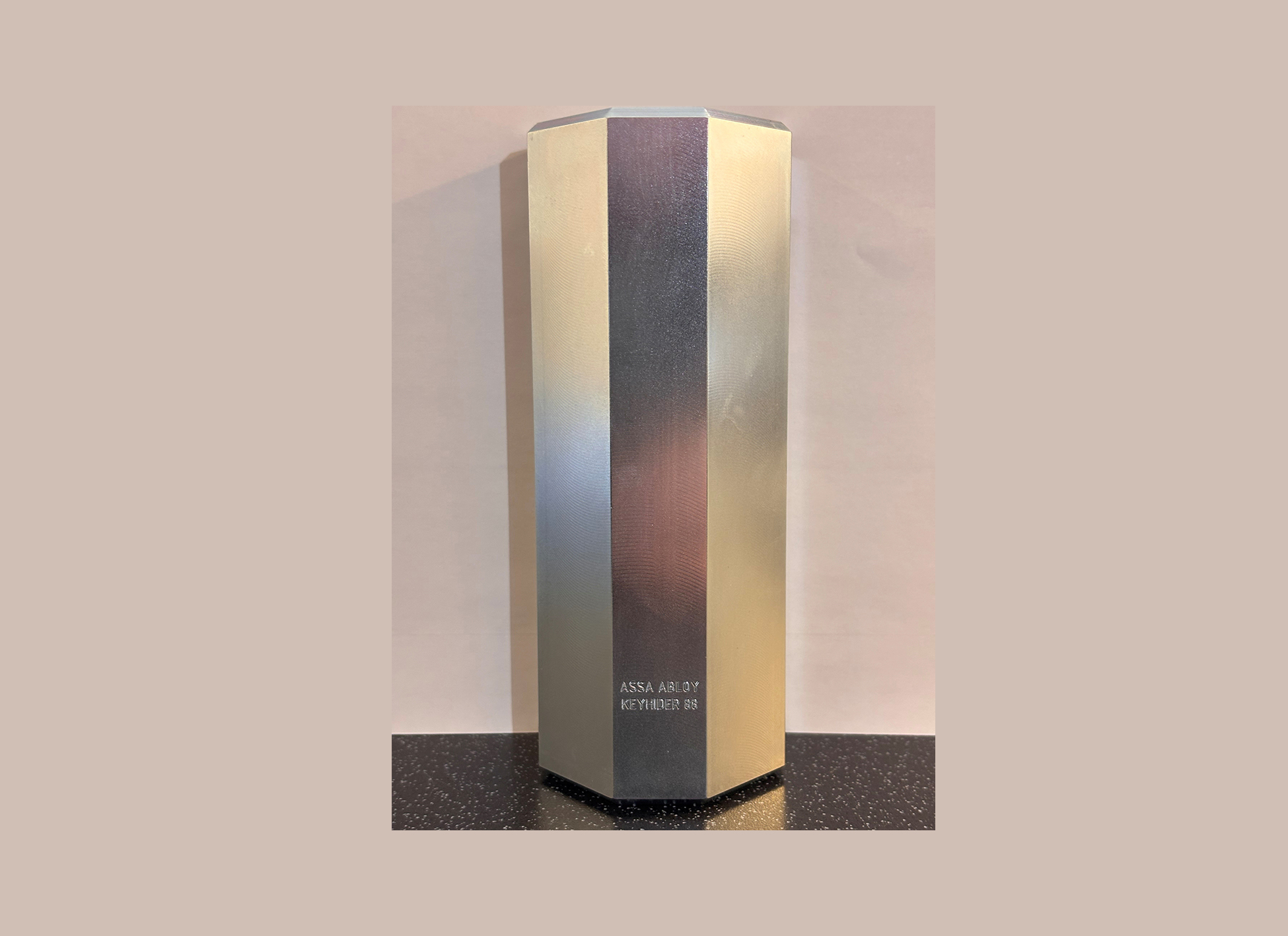 Nyckelgömma Assa Keyfinder