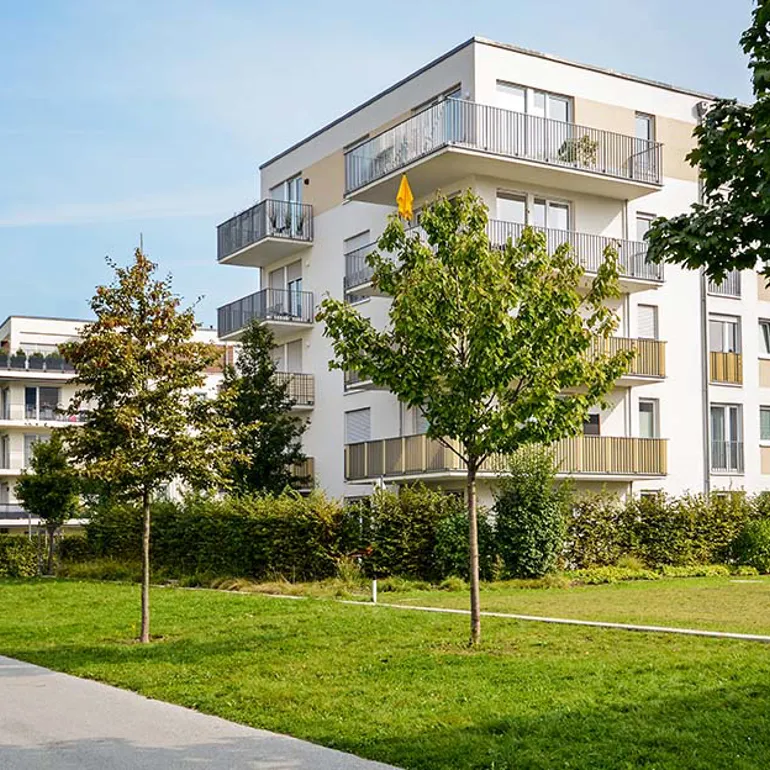 Bostadsområde med flerfamiljshus.