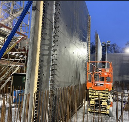 Gjutning av vägg i byggnad för biologisk rening.